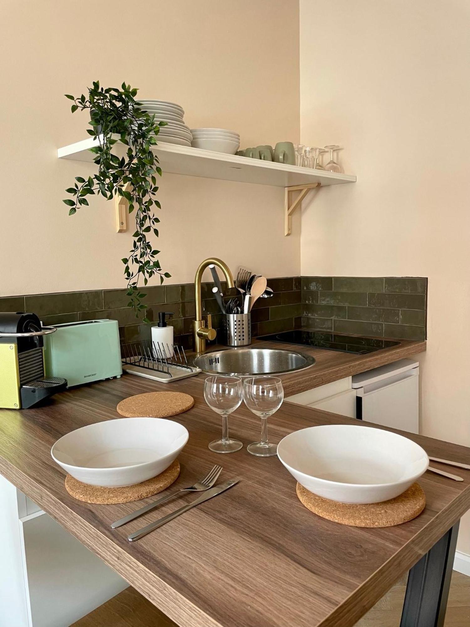 Studio Malibu Central, Lumineux Et Confortable Apartment อิแยร์ ภายนอก รูปภาพ