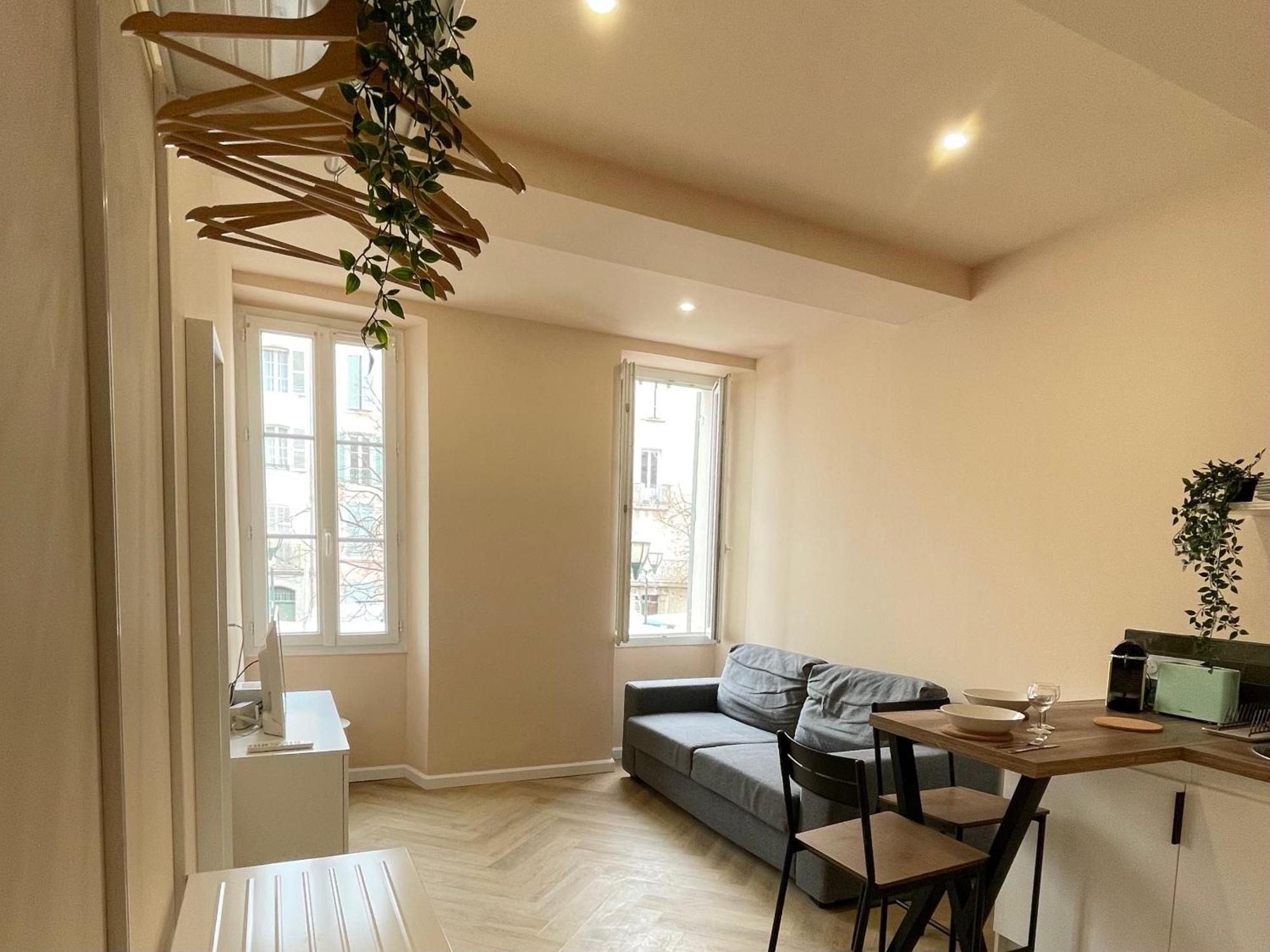 Studio Malibu Central, Lumineux Et Confortable Apartment อิแยร์ ภายนอก รูปภาพ